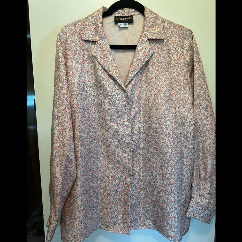 Vintage Gallant 100% Silk made in USA Button Front V-neck Blouse